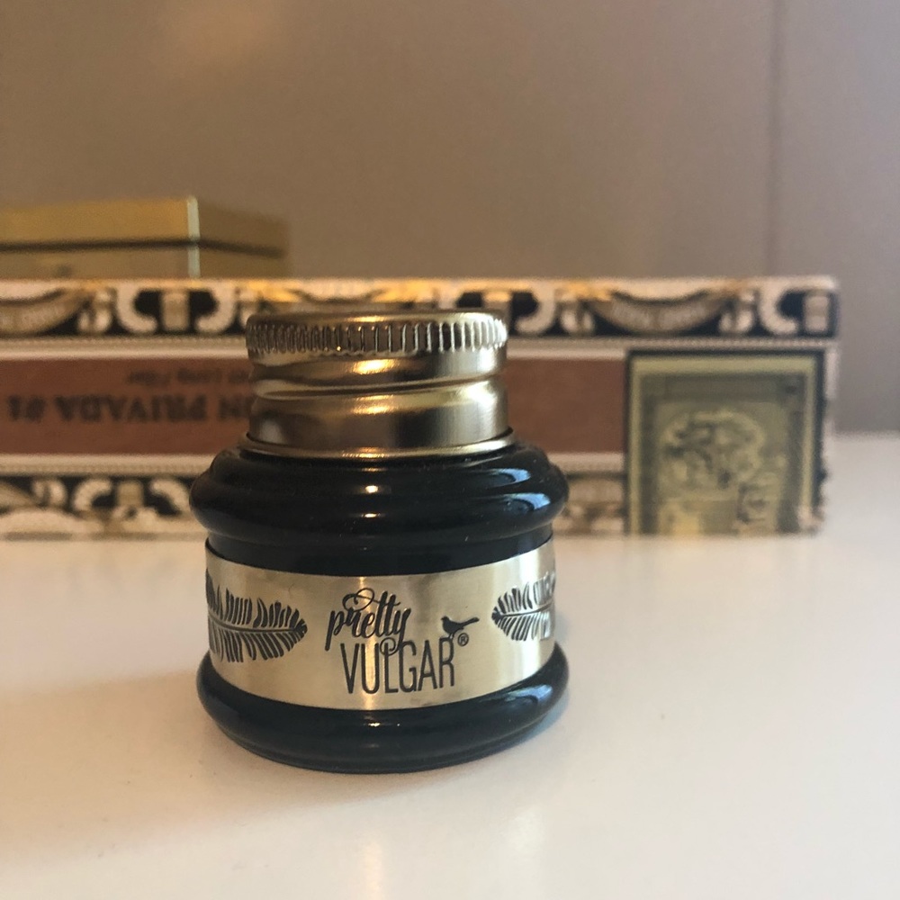 Pretty Vulgar Black gel eyeliner